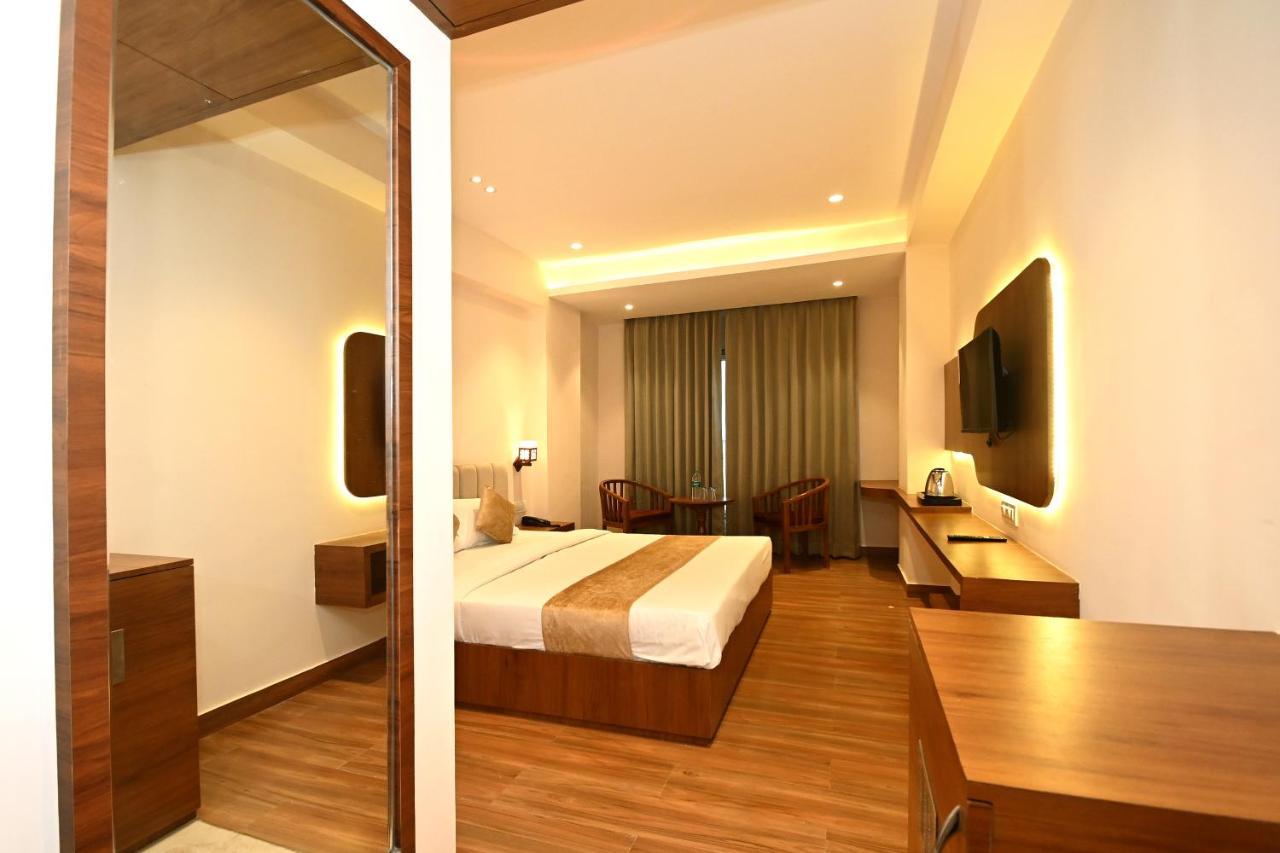 Hotel Blue Sapphire Kota  Kültér fotó